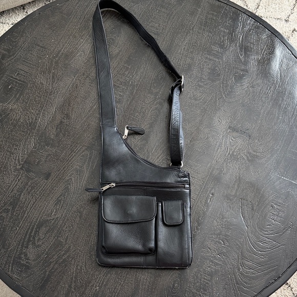 latico Handbags - Latico Black Leather Crossbody Bag